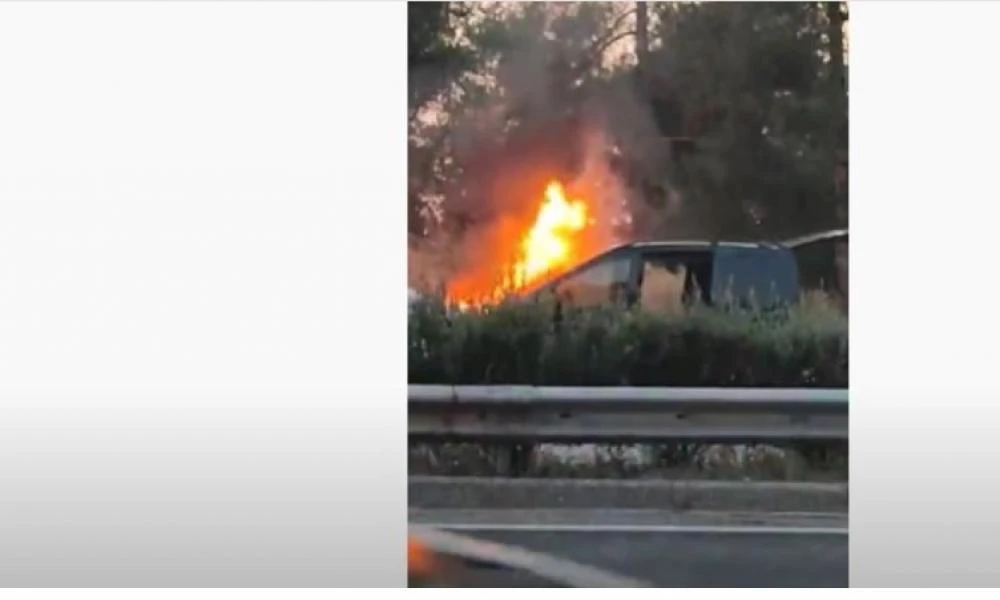 Στις φλόγες ΙΧ στον Περιφερειακό της Θεσσαλονίκης